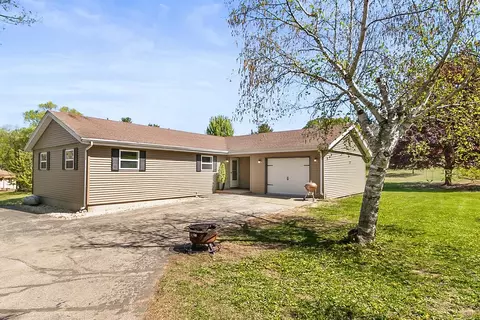 n7233 Circle Drive, Pardeeville, WI 53954