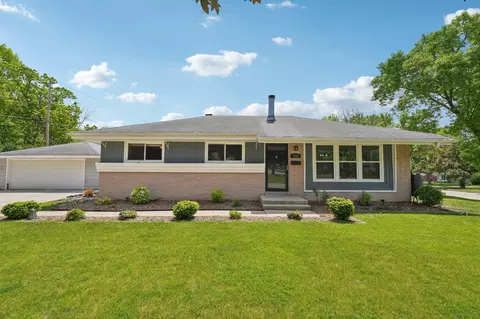 235 Debbie Dr, Waukesha, WI 53189