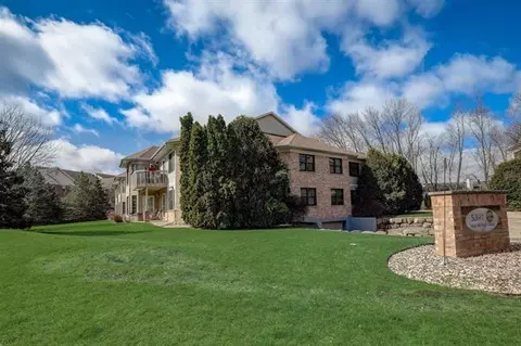 5397 Blue Bill Park Dr #9, Waunakee, WI 53597