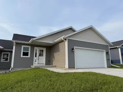 1237 Tivoli Cir, Oregon, WI 53575