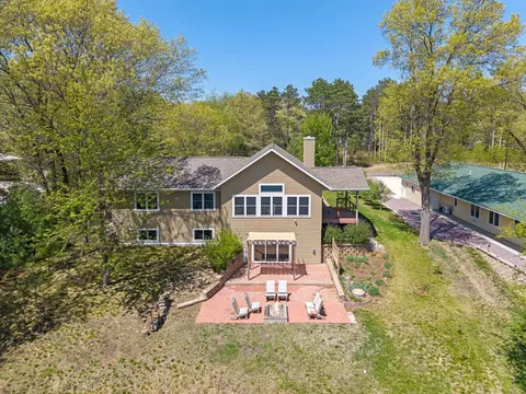 450 Lake Ave, Montello, WI 53949
