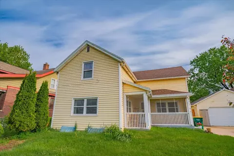 131 W Reynolds St, Cottage Grove, WI 53527