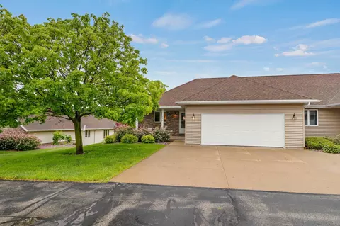 630 Prairie Hills Dr, Dodgeville, WI 53533
