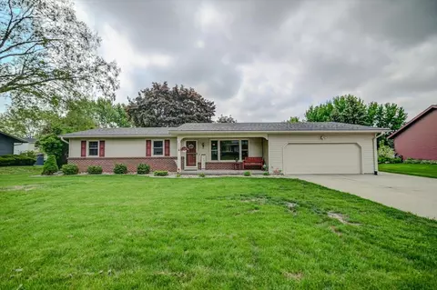 605 Woodlawn Way, Verona, WI 53593