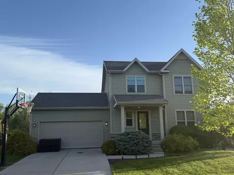 324 Heritage Square Dr, Deerfield, WI 53531