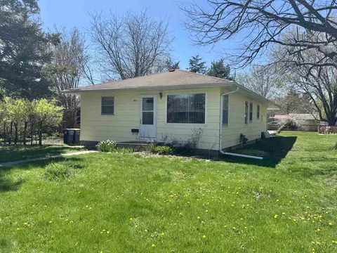 303 N Union St, Mauston, WI 53948