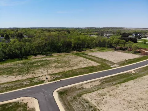 3965 S Deer Dr, Beloit, WI 53511
