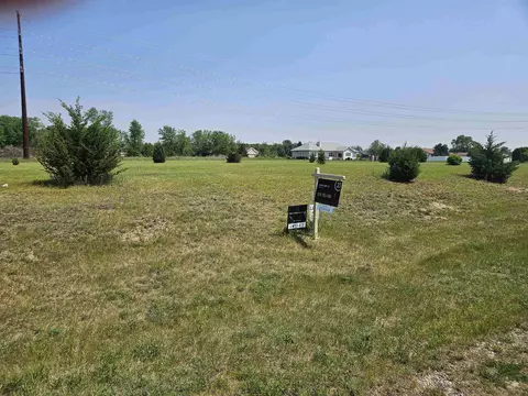 4131 S Chippendale Dr, Beloit, WI 53511