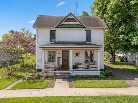 610 W Franklin St, Portage, WI 53901