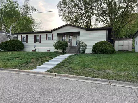 1400 Vetrans Dr #11, Richland Center, WI 53581
