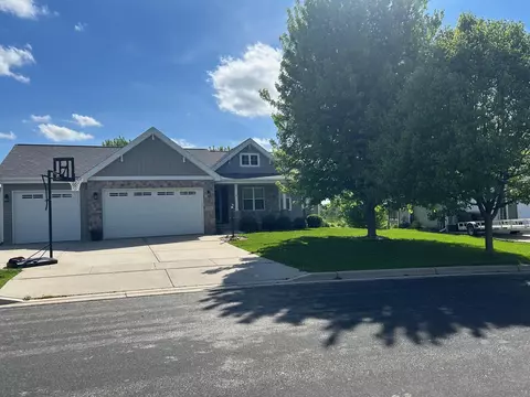 829 Shooting Star Cir, Deforest, WI 53532
