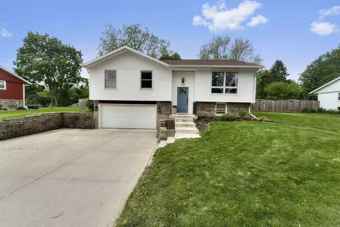 340 Walnut St, Oregon, WI 53575