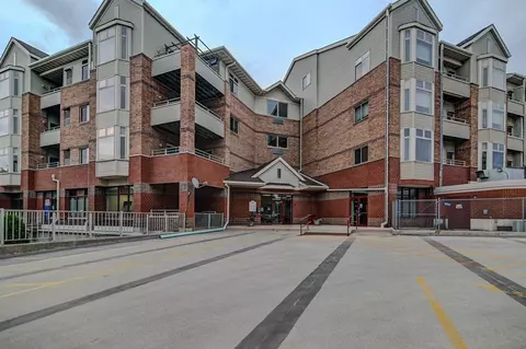 301 Harbour Town Dr #227, Madison, WI 53717