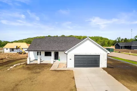 421 Roosevelt St, Baraboo, WI 53913