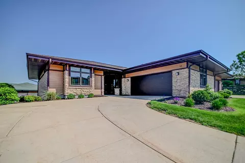 12 Gusty Ct, Verona, WI 53593