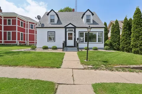 815 Church St, Wisconsin Dells, WI 53965