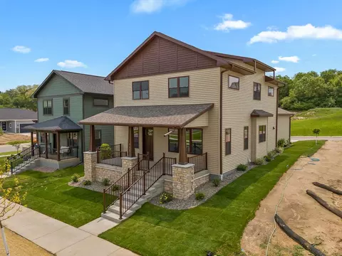452 Gunderson Dr, Portage, WI 53901