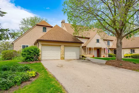 14 Golf Course Rd, Madison, WI 53704