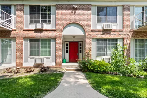 2146 Allen Blvd #3, Middleton, WI 53562