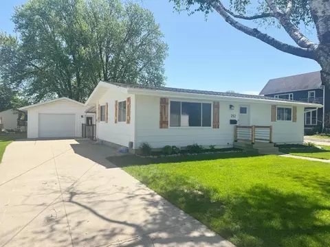 252 N High St, Randolph, WI 53956
