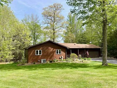 7002 Wildwood Ln, Rhinelander, WI 54501