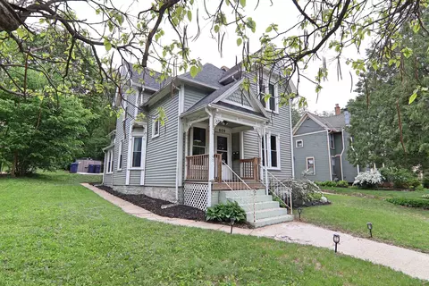 609 S Main St, Janesville, WI 53545