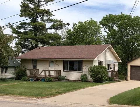 1009 N Union St, Dodgeville, WI 53533
