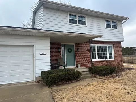 404 Parkview Dr, Columbus, WI 53925
