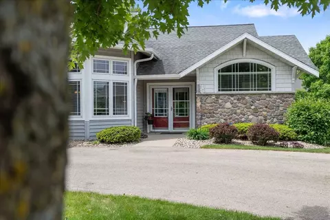 1814 Masters Ln, Madison, WI 53719