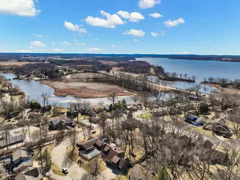 6208 Indian Mound Dr, Mcfarland, WI 53558