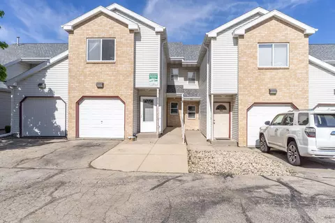 956 Rockefeller Ln, Madison, WI 53704