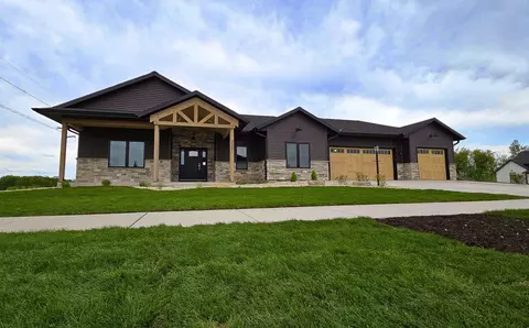3301 Silver Maple Trl, Janesville, WI 53546