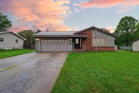 402 S Wright St, Orfordville, WI 53576