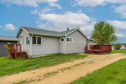 670 Straw Ave, Platteville, WI 53818