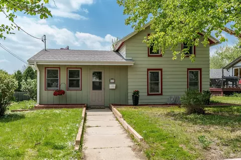 613 W Fulton St, Edgerton, WI 53534