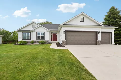 275 Autumn Crest Ln, Lake Mills, WI 53551
