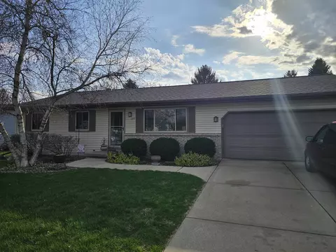 120 Teddy St, Brooklyn, WI 53521