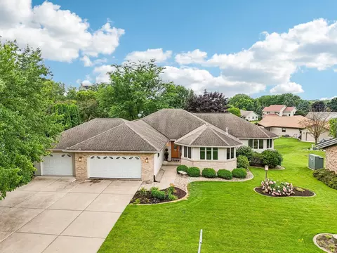 800 Lexington Dr, Waunakee, WI 53597