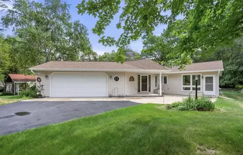 n4918 Del Lane, Green Lake, WI 54941
