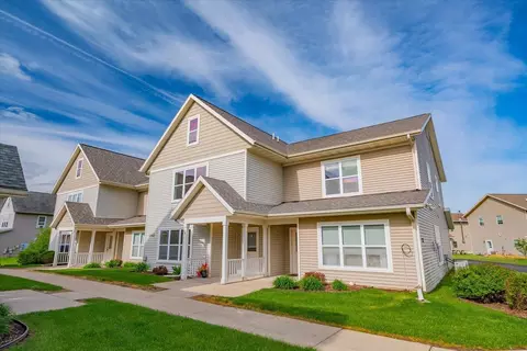 252 S Musket Ridge Dr #2, Sun Prairie, WI 53590