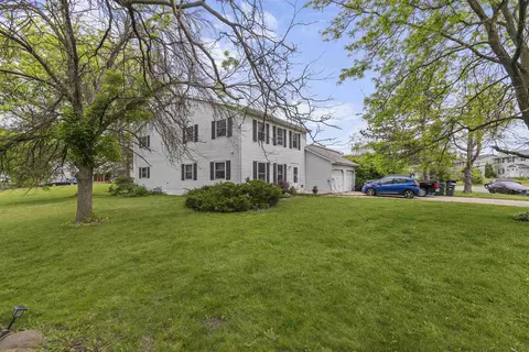 2634-2636 Smithfield Dr, Fitchburg, WI 53719