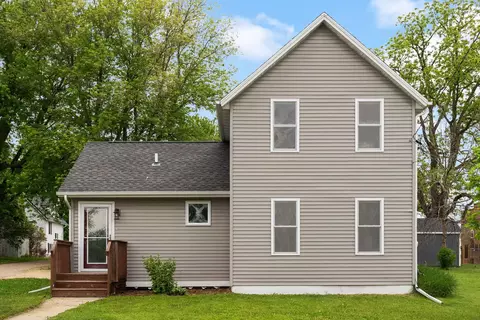 203 Weaver St, Ridgeway, WI 53582
