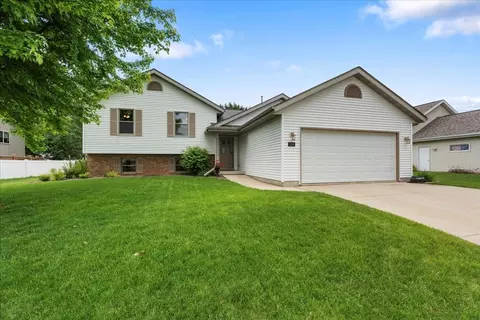 114 Weybridge Dr, Sun Prairie, WI 53590