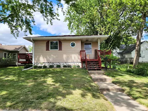 307 W Jackson St, Tomah, WI 54660