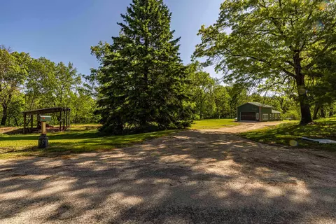 17785 Circle Dr, Boscobel, WI 53805