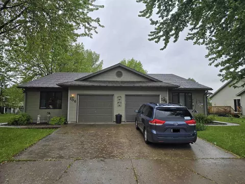 706-708 Meadowview Ln, Lodi, WI 53555