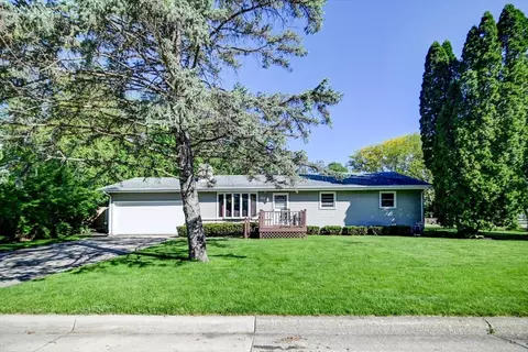 1610 Woodsend Ct, Sun Prairie, WI 53590