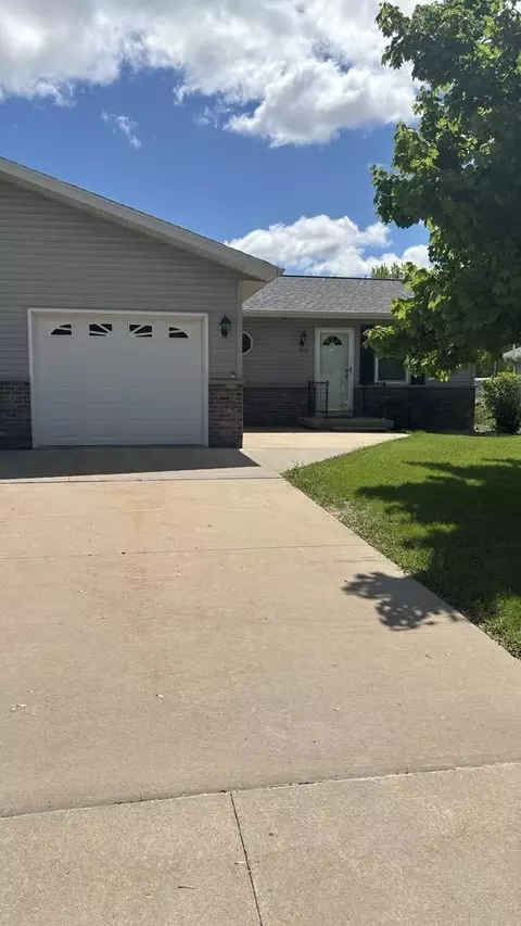 109 S Harris St, Waupun, WI 53963