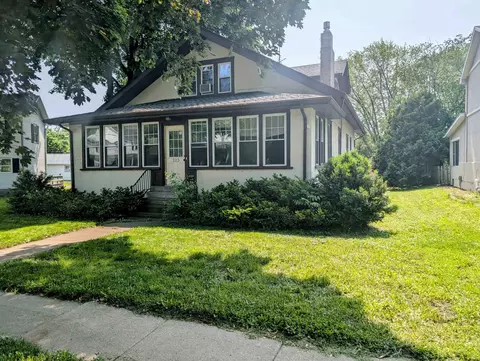323 S Janesville St, Whitewater, WI 53190