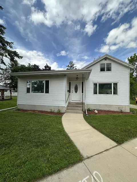 549 Manning St, Columbus, WI 53925